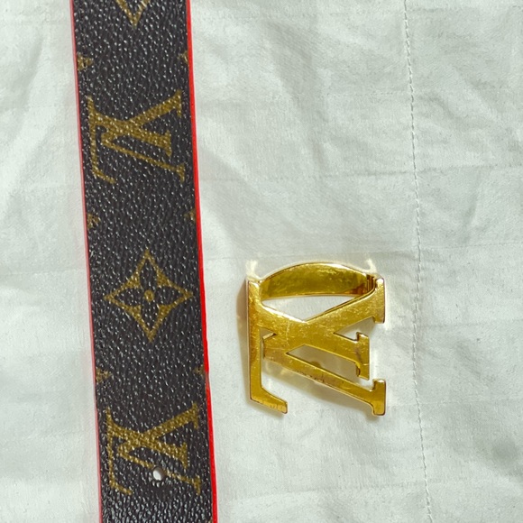 LOUIS VUITTON REVERSIBLE BELT - Picture 6 of 13